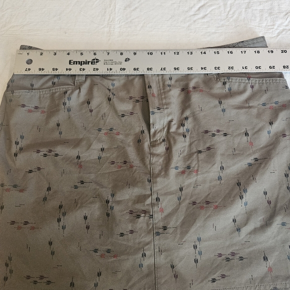 Eddie Bauer Adventurer 2.0 Skort Olive Green With Arrow‎ Pattern Size 16 - Picture 11 of 12